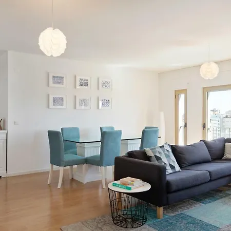 Сasa de vacaciones Stunning 2 Bdr Apt Sleeps 4 Nr Entrecampos Lisboa